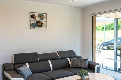 Image de Tranquil Luxe Thermal Escape Mobile Home - Comfort Mobile Home with Terrace