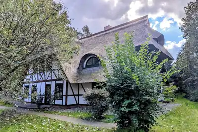 Image de Spitzgatt vacation apartment with south-facing balcony, Wlan and direct location on the Darß primeval forest