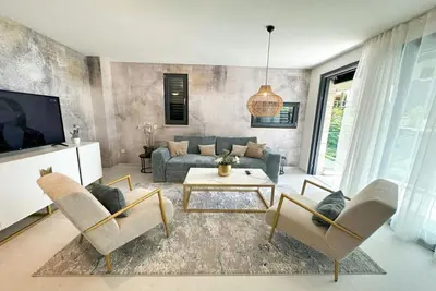 Image de One-Bedroom Apartment With Terrace (The Sunset One) -S2