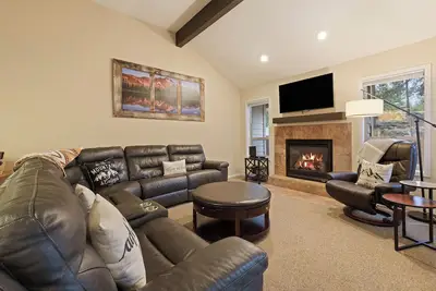 Image de Poplar 32 - Rec Passes for Sharc, Updated home, Centrally located, Private Hot Tub