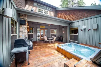 Image de Red Fir 14 - Outdoor Living, Steps to Village & Sharc, Passes included