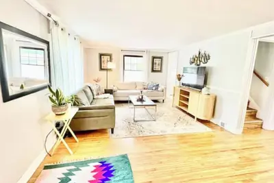 Image de Spacious 5-bedroom house in lovely Amherst with Central Ac,