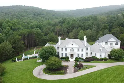 Image de Harmony Hall at The Grange, Luxury Estate in Virginia Wine Country