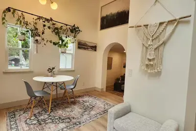 Image de Sproat & Cedar Cottage