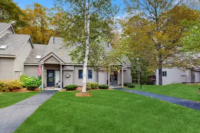 Image de Comfortable condo w/ two fireplaces, balcony, pool, tennis, close to recreation