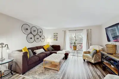 Image de Dog-Friendly Condo w/ Shared Pool, Grilling Area, WiFi & Easy Branson Access