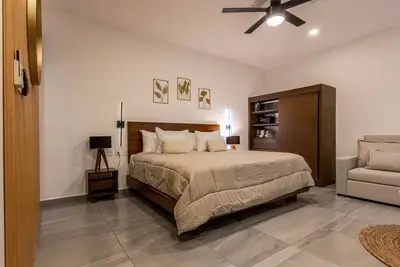 Image de Cozy studio with rooftop pool, gym, Bbq & streaming near beach