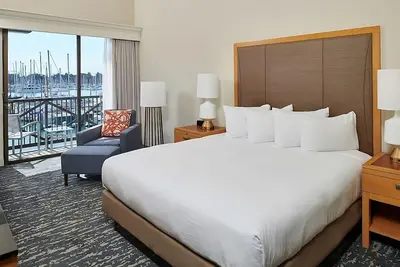 Image de Cozy Bay Escape near Uc Berkeley | 2 Units | Pool, Free Parking & Pet Friendly