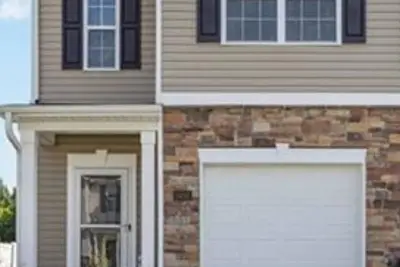 Image de Cozy 2 bedroom Townhome in charming Trinity with privacy and close to Interstate