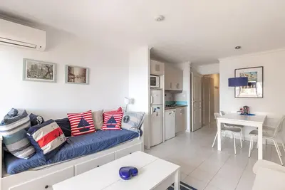 Image de Vue Mer et Piscine à Cannes!