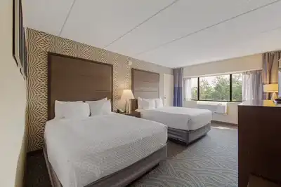 Image de Amenity Rich Double Queen Suite