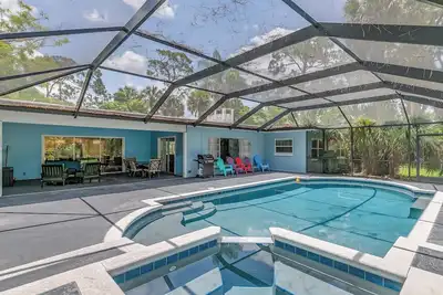 Image de Sprawling 5bd/3ba Pool Spa Chef Kitchen Dntn Melb Usssa