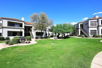 Luxe New Condo in Central Scottsdale