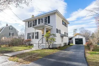 Image de Wall St. Retreat: Family-Ready Portland Home
