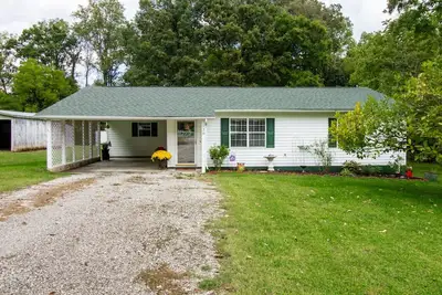 Image de Welcome to The Hideaway in Harriman, Tn