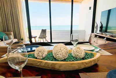 Image de New Beachfront 2br/2ba Condo w/Balcony, Ocean Views, Pool in Puerto Morelos