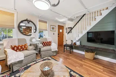 Image de Walk Downtown! Suny, near Power Plants, Hospital, Pets. 3 bathrooms, King beds!