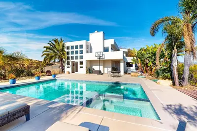 Image de Canyon Paradise Spacious & Luxurious Retreat w/Unforgettable Views, Private Pool-close to Hiking