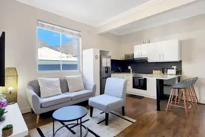 Cape Comfort - Central and Modern