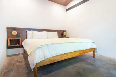 Image de Casa Jardin, One-Bedroom Jungle villa, salt water pool, near beaches.