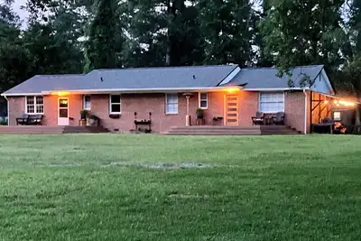 Image de Amazing 3-bedroom house with Ac in Augusta on the waterfront @ Lake Olmstead