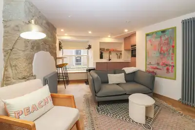 Image de 2 East Port, pet friendly, with a garden in Melrose