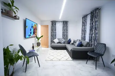 Image de Ideal for mid or long-term stays Dagenham. Modern 3 bedroom house, Parking/Garden