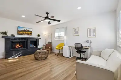 The 4bd&1ba Tempe Nook