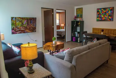 Image de Modern/New/in Historic Center/Near Expo Center