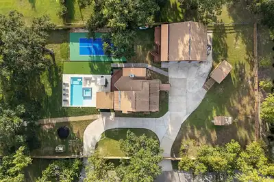 Image de Lake Conroe Oasis: Pickleball, Pool/Spa, Gameroom!