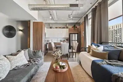 Image de Stylish Vintage Loft with Valet Parking, Pool & Gym