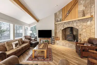 Image de Tan Oak 15 - On Woodlands Golf Course, Sharc, Hot Tub