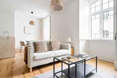 Image de Blueground | Santo António, terrace, nr Parque Eduardo Vii