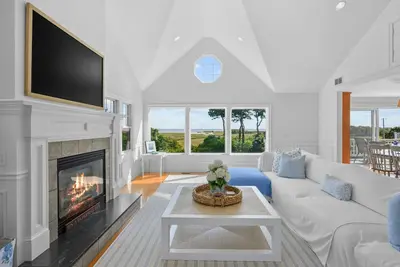 Image de Coastal Retreat w/ Deck, Views & Beach Walks