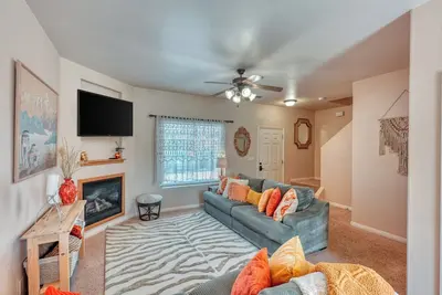 Image de Coral Vista Retreat! Pool & hot tub! Close to Zion National Park & Bryce Canyon.