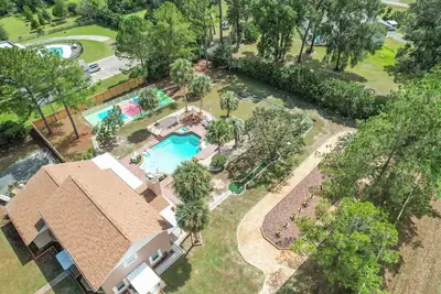 Image de New! Pickleball•Arcade•Racetrack•Pool•Golf•Firepit