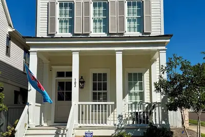 Image de 3 Bedroom home tastefully decorated in The Lamar in Oxford