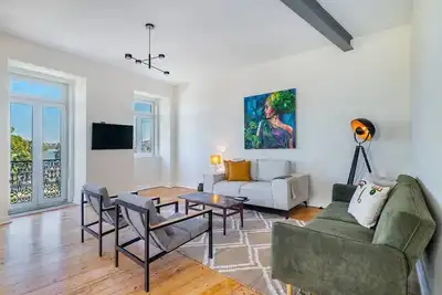 Image de Charming Lisbon Escape with River Views