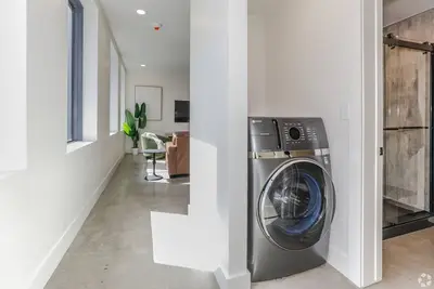 Bright Beacon / Spacious 1br Apartment