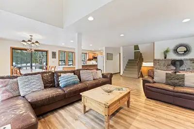 Image de Yellow Pine 10 - Family Friendly, Hot Tub, Pets Welcome, Sharc Passes