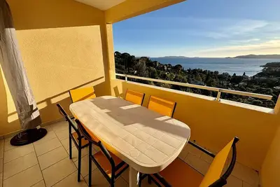 Image de Appartement confortable avec terrasse, proche plages