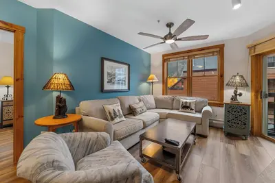 Image de Charming Condo in the Heart of River Run – Walk to Lifts, Shops & Dining!