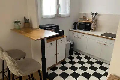 Image de Dans une résidence calme en bordure d’un parc. \nAppartement T2 spacieux.