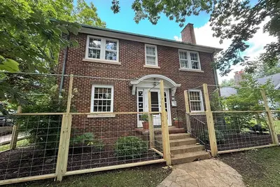 Image de Eclectic Colonial, Walkable to Iu & Downtown