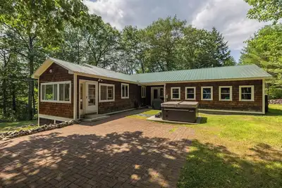 Image de Spacious Home w/ Hot Tub, Games, Expansive Layout