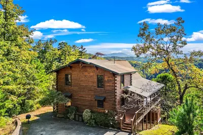 Image de Mountain Views • Hot Tub • Bowling • Minutes to Dollywood