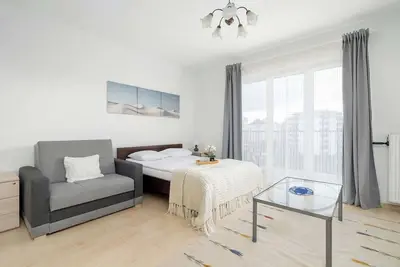 Image de Obozowa 118 Kraków | Bright Studio with Desk and Bathtub