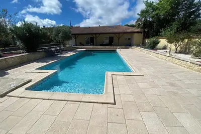 Image de Maison avec piscine à 10mn de Périgueux, idéal pour les couples