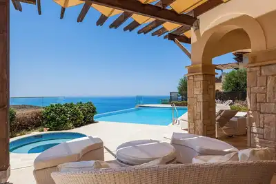 Image de Aphrodite Hills Mythos Collection Av21