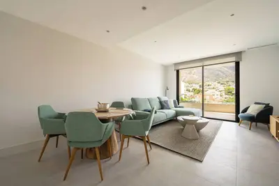 Image de 2 Bedrooms. 2 Bathrooms. Terrace (232)